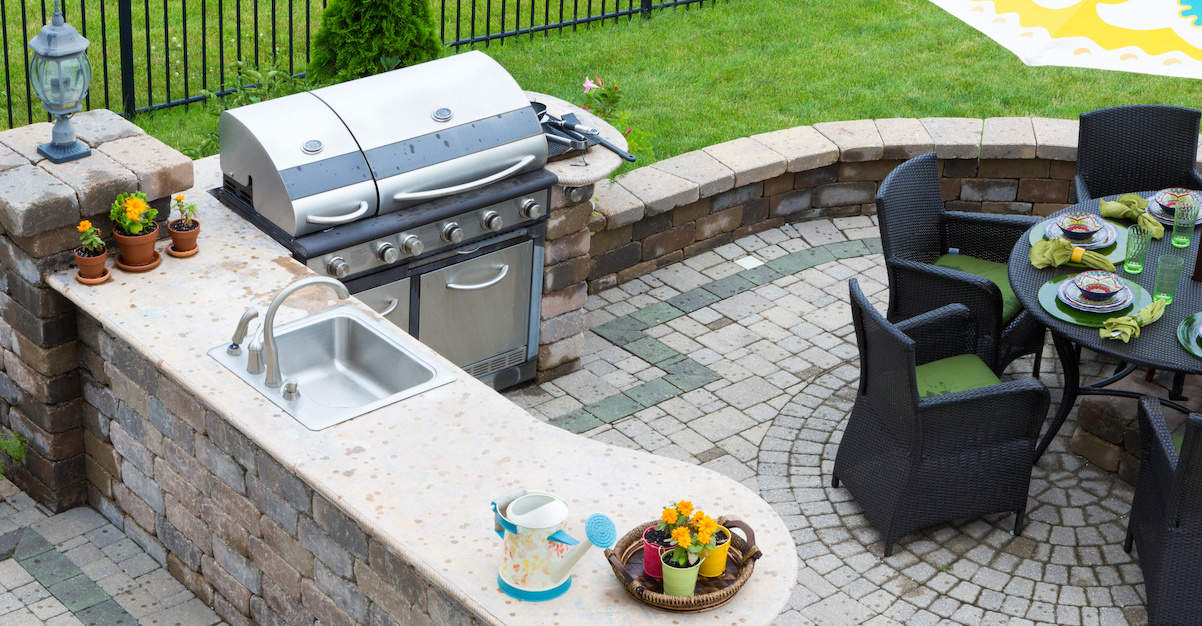 outdoor kitchen